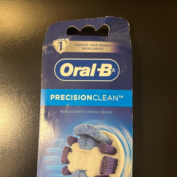 Oral-B 3 Brush Heads - Picture 2 of 5